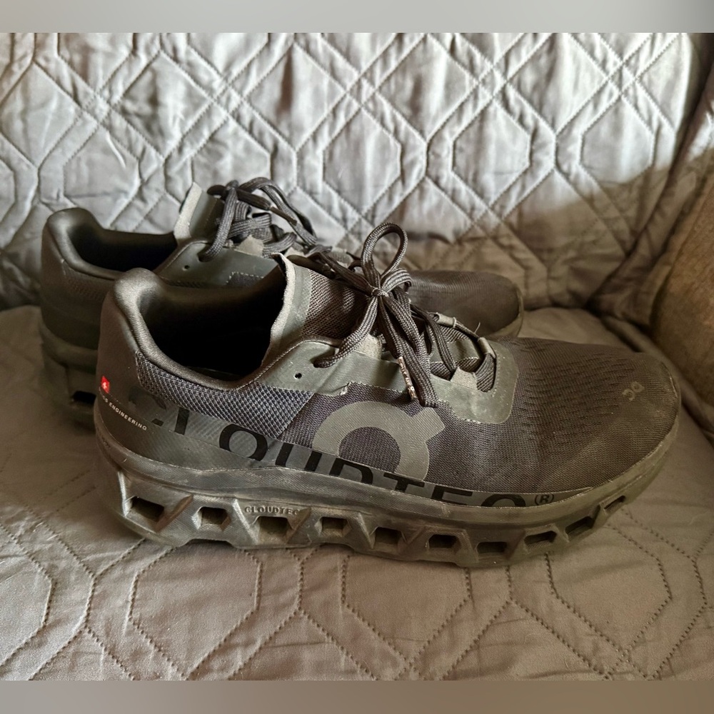 Men’s On Cloudmonster Sneakers